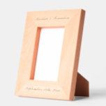 Foto für Personalisiertes Skript Geätzte Rahmen<br><div class="desc">Ein moderner geätzter Rahmen,  der auf Ihre Namen Initialen und Hochzeitstag in der Skriptkalligraphie personalisiert werden kann. Ein einfaches und dennoch modernes Skript-Design,  das als Hochzeitsgeschenke,  Haushaltsgeschenke,  Brautparty Geschenk oder Wohngestaltung verwendet werden kann. Ein minimalistisch geätztes Rahmendesign perfekt für jeden Anlass.</div>