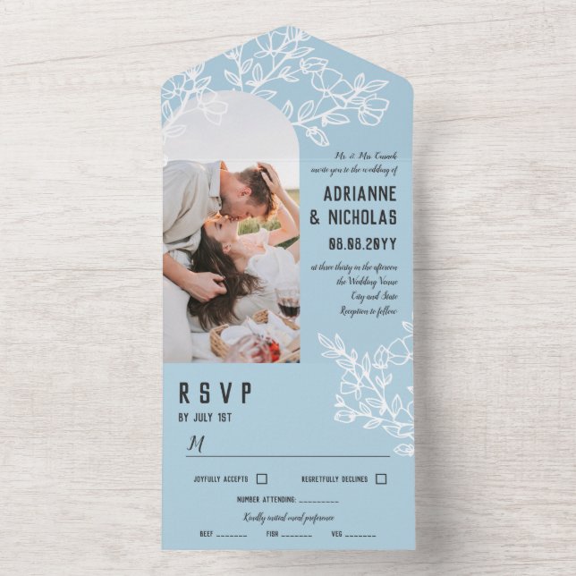 Foto Hochzeit von hellblauen, blühenden Zweigen All In One Einladung (Innen Boden)