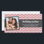Foto HOLIDAY Retro Zickzack roter Glitzer grau Feiertagskarte<br><div class="desc">Senden und extra besondere Nachricht mit Stil und Pizzazz in diesem Jahr... Personalisiert mit Ihren Details & Fotos werden sich meine modernen Urlaubsprodukte von den Grußfreuden abheben, die Ihre Freunde und Familie in dieser Saison erhalten werden, und ein besonderes Memento machen, das lange nach der Saison geschätzt wird. TIPP: 1....</div>