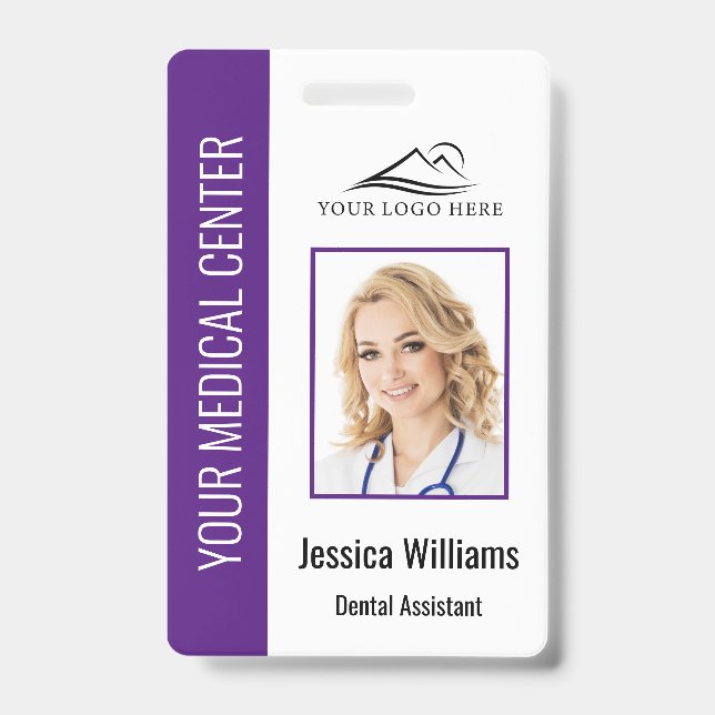 Foto-ID des Mitarbeiters des Zahnarztbüros Lila Ausweis (Vorderseite)