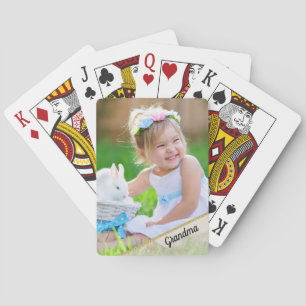 Foto Kind spielt Karten für Oma Spielkarten