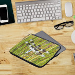 Foto Laptopschutzhülle<br><div class="desc">Für Naturliebhaber! Geschützte Laptop-Hülle mit Reißverschluss, die das Foto eines gemeinsamen Whitetail-Libellen zeigt, auch bekannt als Langschwanz-Skimmer. Wählen Sie Ihre Laptop-Hülle aus.</div>