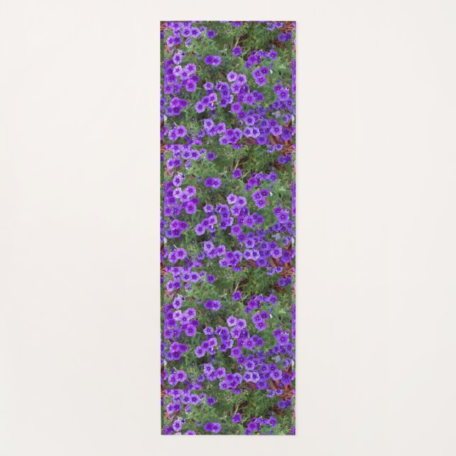 Foto Lila Phlox-Blume auf einer Yogamatte (Vorderseite)