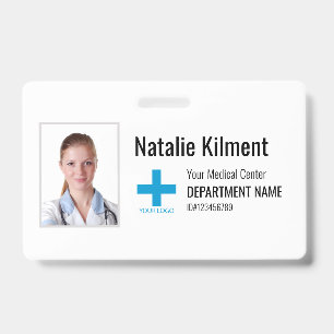 Foto-Logo des Krankenhauses Angestellte Schwarz un Ausweis
