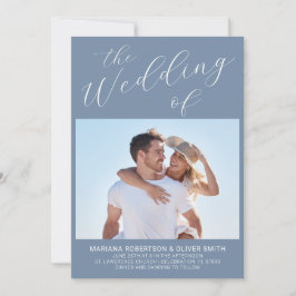 Foto Minimalistisch Dusty Blue Script Wedding Einladung