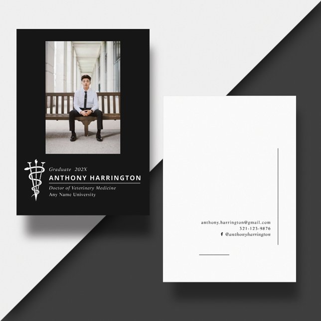 Foto mit Veterinärzeichen Schwarz-weiß Ankündigung (Von Creator hochgeladen)