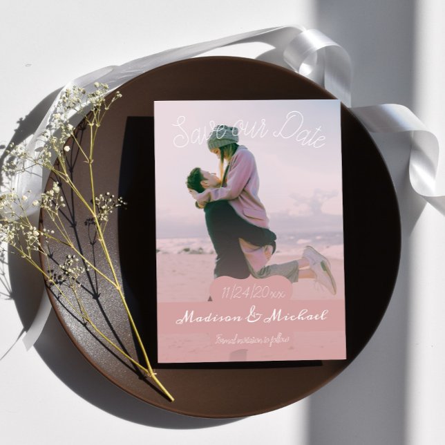 Foto mit weichrosa Banner Ankündigung Datum freiha (Soft Pink Banner Photo Save the Date)