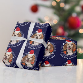 Foto mit Weihnachtsmannmütze Snowflakes Navy Weihn Geschenkpapier