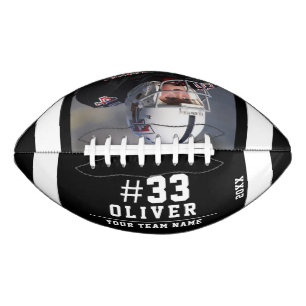 Foto mit weißer schwarzer Namensnummer Football