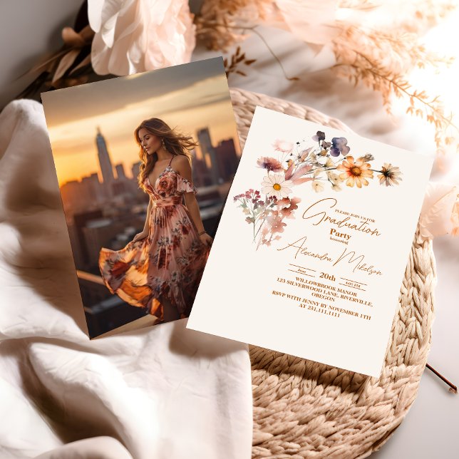 Foto Moderne Wildblume Abschluss Einladung (Von Creator hochgeladen)