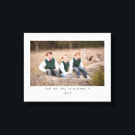 Foto Personalisiert Leinwanddruck<br><div class="desc">Personalisiertes Foto mit Ihrem Familiennamen und optionalem Jahr. Foto Credit Fotografy © Storytree Studios,  Stanford,  CA. Vorlagenbild muss durch eigenes Foto ersetzt werden</div>