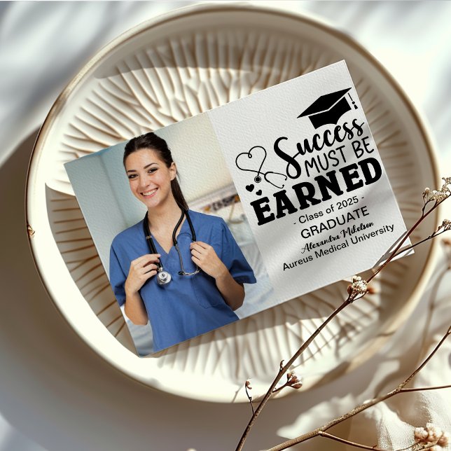 Foto Pflege Uni Graduate Ankündigung (Von Creator hochgeladen)