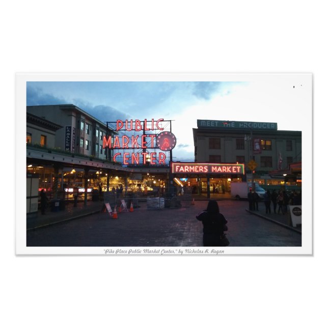 Foto "Pike Place Public Market Centre" (Vorne)