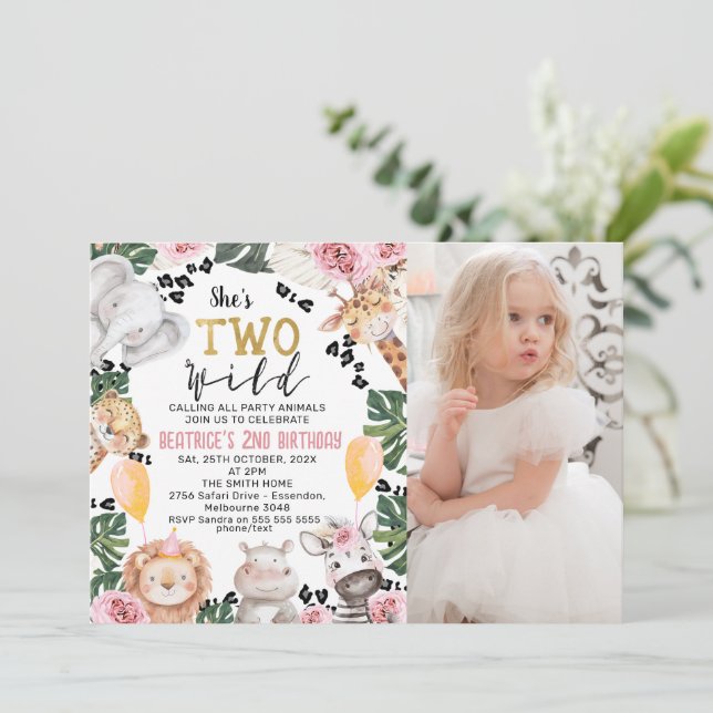 Foto Pink Roses Safari Zwei Wilde Geburtstag Einladung (Stehend Vorderseite)