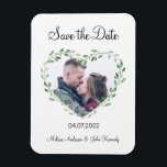 Foto Save the Date Magnet<br><div class="desc">Moderne Foto Herz "Save the Date" Karte zum Personalisieren. Füge eure Namen/Datum. Über " weiteres personalisieren" können Sie Schriftart,  Farbe usw. auswählen.</div>