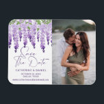 Foto Save the Date Watercolor Wisteria Wedding Magnet<br><div class="desc">Foto Save the Date Watercolor Wisteria Wedding Save The Date Magnete bietet elegante Watercolor Wisteria Blume in weicher Lilie, Lavendel und lila mit Grün auf einem weißen Hintergrund mit Ihren Save the Date Informationen unten. Personalisieren Sie diese, indem Sie den Text in den bereitgestellten Textfeldern und Ihrem bevorzugten Foto bearbeiten....</div>