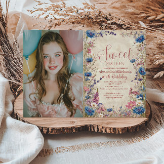 Foto Soft Cottagecore Floral Sweet Sixteen Einladung