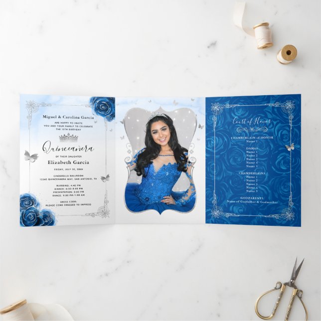 Foto Spanisch Silver Royal Blue Quinceanera Dreifach Gefaltete Einladung (Innenseite)