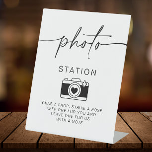 Foto Station Minimalistische Hochzeitsschrift Sockelschild