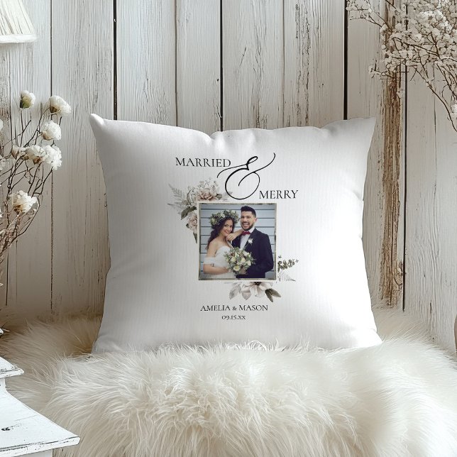 Foto Verheiratet & Merry Floral Wasserfarbe Weihna Kissen (Photo Married & Merry Floral Watercolor First Christmas Together Throw Pillow)