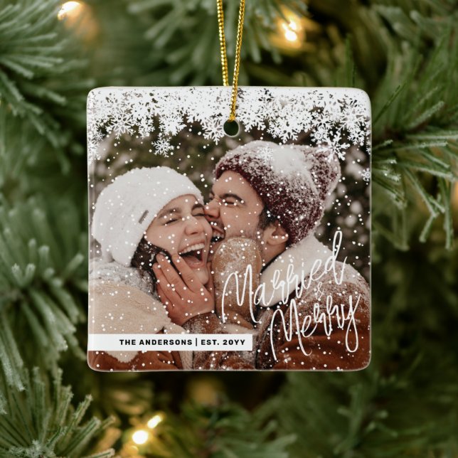 Foto Verheiratet Merry Newlyweds Weihnachtsfeierta Keramikornament (Baum)