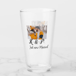 Foto vom Paar hinzufügen, gerade jetzt verheiratet Glas