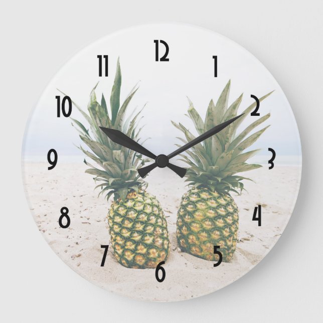 Foto von 2 Ananas am Strand Große Wanduhr (Vorderseite)