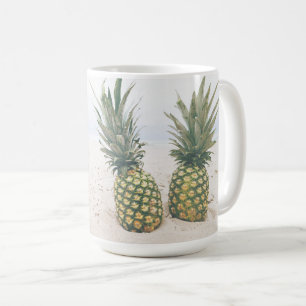Foto von 2 Ananas am Strand Kaffeetasse