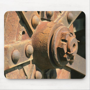 Foto von einer rostigen alten Traktor-Radnabe und Mousepad