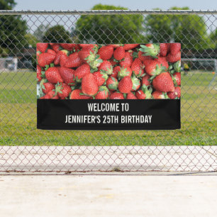 Foto von Red Juicy Strawberries Geburtstagsbanner Banner