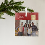 Foto Weihnachten - Modernes Rot Ornament Aus Glas<br><div class="desc">Klassische rote Hintergrundfarbe,  weißer Text. Text: Frohe Weihnachten. Personalisieren und hinzufügen Sie Ihr Firmenlogo,  Foto und ein Jahr.</div>