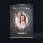 Foto Weihnachtskhalkboard Look Oval Karte<br><div class="desc">Dieses niedliche Foto-Ränder auf einem Chalkboard-Look ist ideal,  um Ihre Foto- und Familiennamen-Informationen hinzuzufügen. Die Innenseite der Karte gibt Raum für die Urlaubsnachricht und Ihre Unterschrift.</div>