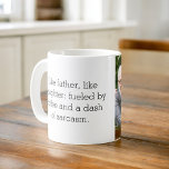 Foto wie Vater wie Tochter oder Sohn Kaffeetasse<br><div class="desc">Feiern Sie die besondere Bindung zwischen Vater und Kind mit unserer herzerwärmenden Tasse "Wie Vater wie Tochter oder Sohn". Dieser personalisierte Schlamm erfasst das Wesen der einzigartigen Verbindung, die ein Vater mit seinem Kind verbindet, und macht ihn zum perfekten Geschenk für den Vatertag, Geburtstage oder jeden Anlass. Diese liebevoll gestaltete...</div>