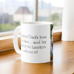 Foto wie Vater wie Tochter oder Sohn Kaffeetasse<br><div class="desc">Feiern Sie die besondere Bindung zwischen Vater und Kind mit unserer herzerwärmenden Tasse "Wie Vater wie Tochter oder Sohn". Dieser personalisierte Schlamm erfasst das Wesen der einzigartigen Verbindung, die ein Vater mit seinem Kind verbindet, und macht ihn zum perfekten Geschenk für den Vatertag, Geburtstage oder jeden Anlass. Diese liebevoll gestaltete...</div>