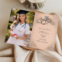 Foto zum Abschluss der Registered Nurse-Schule
