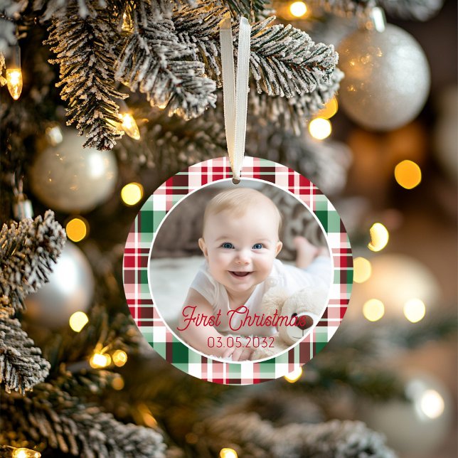 FotoErste Weihnachtsschrift Klassisches Muster Ornament (Photo First Christmas Script Classic Rustic Plaid Pattern. Cute Baby's First Christmas ornament.)