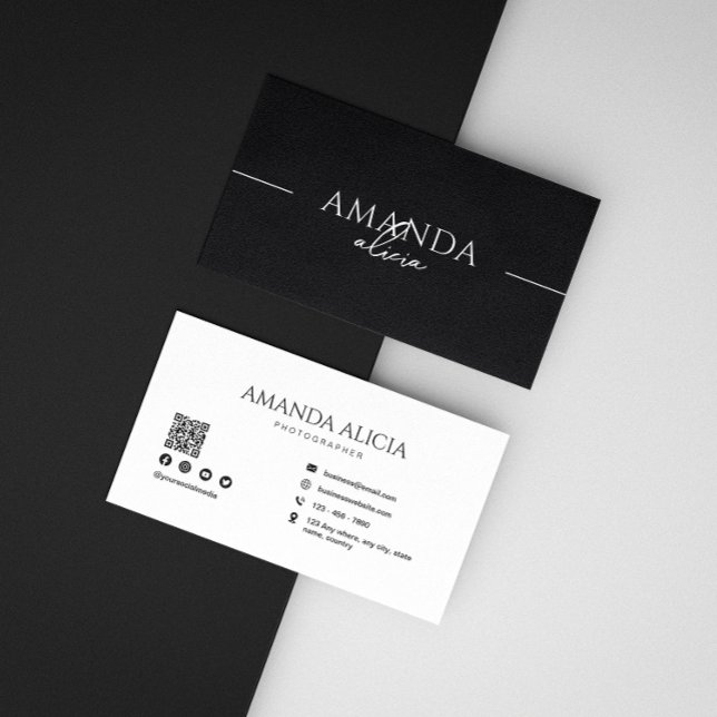 Fotograf Minimalistischer Schwarz-weißer Qr-Code Visitenkarte (Von Creator hochgeladen)