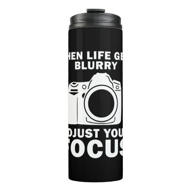 Fotograf passt Ihren Fokus an Thermosbecher (Vorderseite)