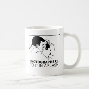 Fotografen machen es blitzschnell kaffeetasse