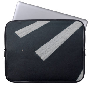Fotografie der Fußgängerspur Laptopschutzhülle
