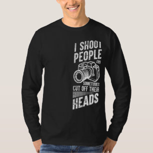 Fotografie Ich schiebe Menschen und schneide sie m T-Shirt