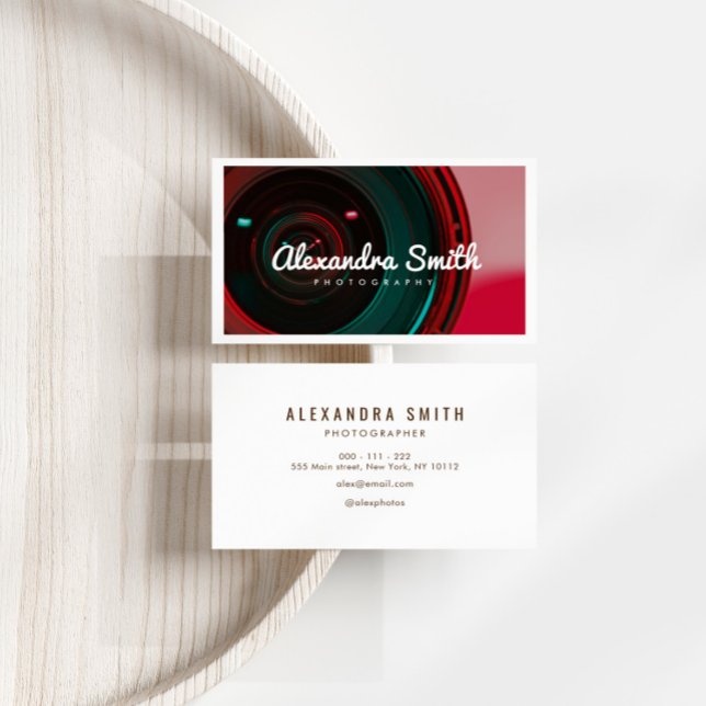 Fotografie mit moderner Kamera neon-weiße Schrift Visitenkarte (Von Creator hochgeladen)