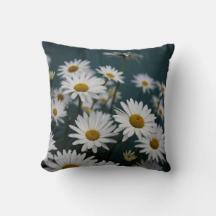 FOTOGRAFIE MIT SEICHTEM FOKUS VON WEISSEN BLUMEN KISSEN
