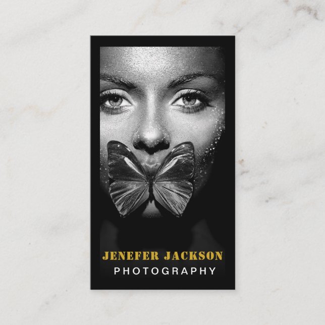 Fotografie Moderner Minimaler QR-Code für einfache Visitenkarte (Vorderseite)