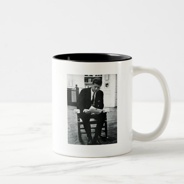 Fotografie von John F. Kennedy 2 Zweifarbige Tasse (Rechts)