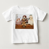 Fotografie von Spielzeug auf T - Shirt, gestopfte