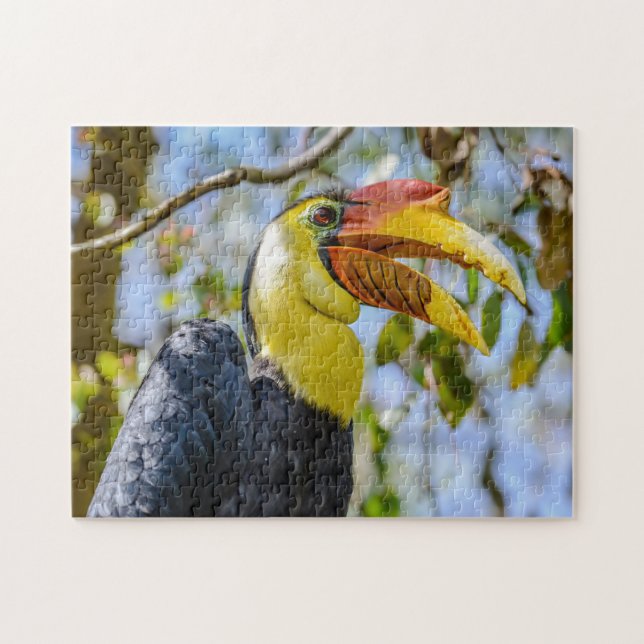 Fotografieren gefleckter Hornbill-Bird in Bäumen Puzzle (Horizontal)