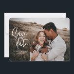 Fotografisches geometrisches Hochzeitsfest-Foto Save The Date<br><div class="desc">Fotografisch floralen geometrischen Hochzeitsfest Foto Save the Date. In Purpur,  Rosa,  Braun und Grün. Moderne nehmen rustikale Hochzeit mit Schrift-Handschrift.</div>