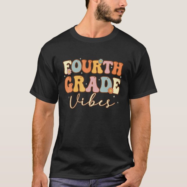 Fourth Grade Vibes  4th Grade Team Retro 1st Day o T-Shirt (Vorderseite)