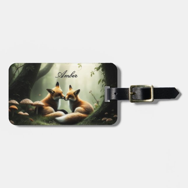 Fox Cuddle in Misty Forest Personalisiert Gepäckanhänger (Vorderseite horizontal)